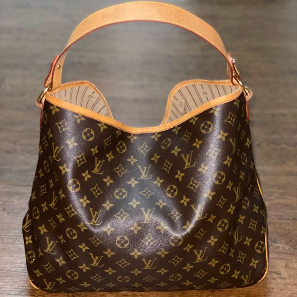 LOUIS VUITTON HOBO BAG